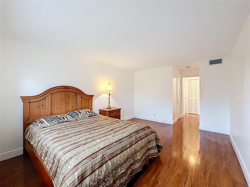 Image 42 of 77 For 700 14th Ave  406
