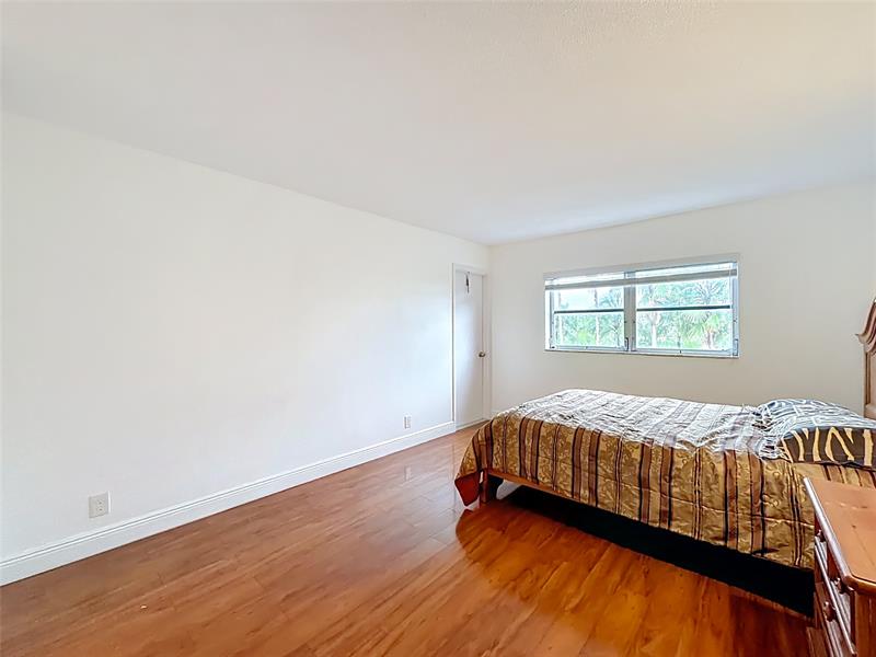 Image 44 of 77 For 700 14th Ave  406