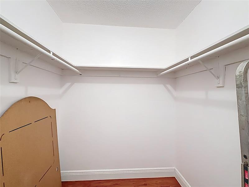 Image 49 of 77 For 700 14th Ave  406