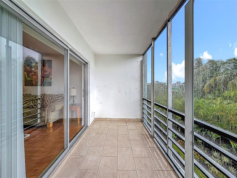 Image 53 of 77 For 700 14th Ave  406