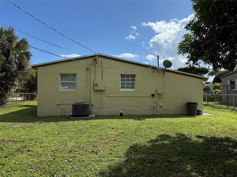 Image 4 of 17 For 3371 8th Ct  