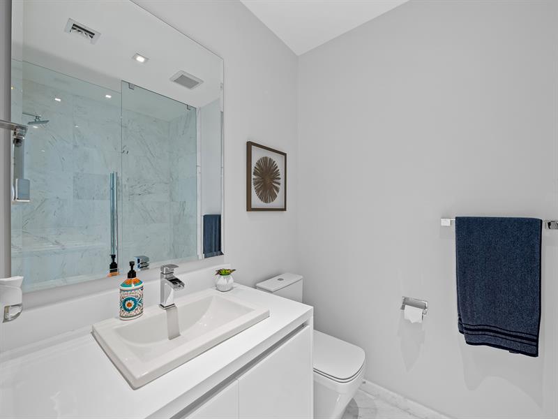 Image 17 of 48 For 701 Fort Lauderdale Beach Blvd  1003