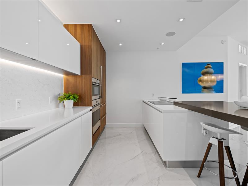 Image 7 of 48 For 701 Fort Lauderdale Beach Blvd  1003