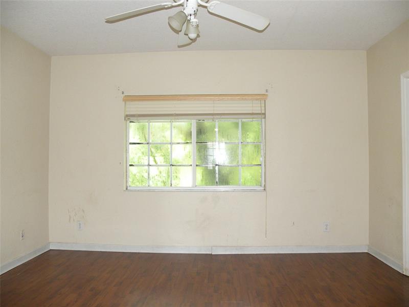 Image 14 of 23 For 958 127th Ave