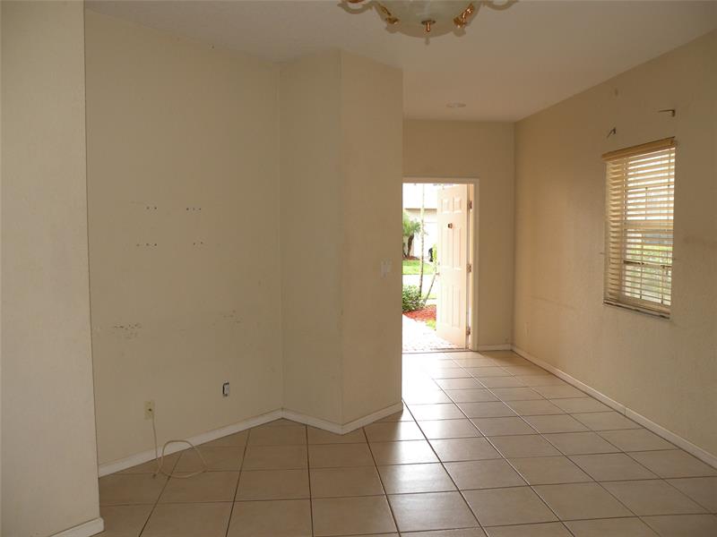 Image 7 of 23 For 958 127th Ave