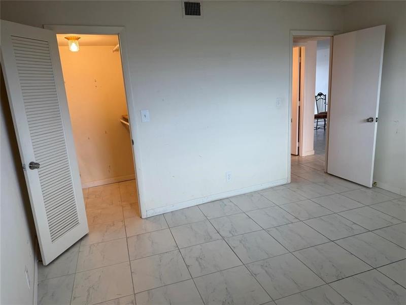 Image 23 of 57 For 1537 Hillsboro Blvd  839