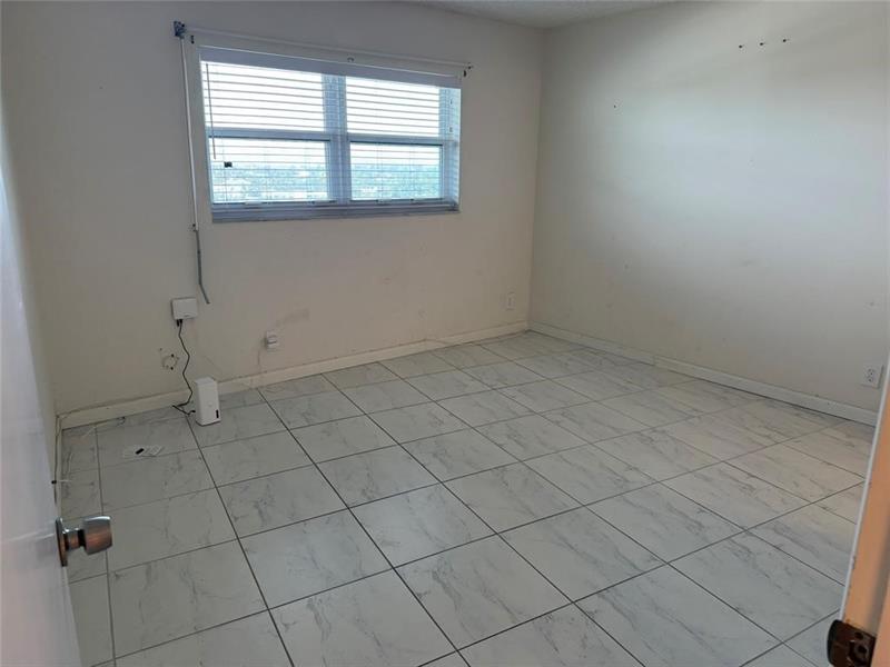 Image 24 of 57 For 1537 Hillsboro Blvd  839