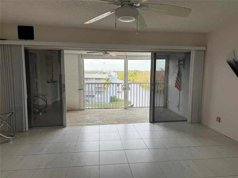 Image 4 of 57 For 1537 Hillsboro Blvd  839