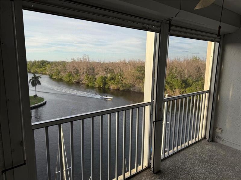 Image 5 of 57 For 1537 Hillsboro Blvd  839