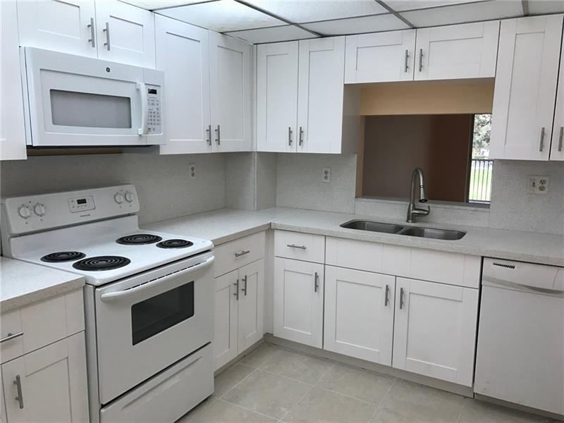 Image 3 of 5 For 1075 Riverside Dr  207