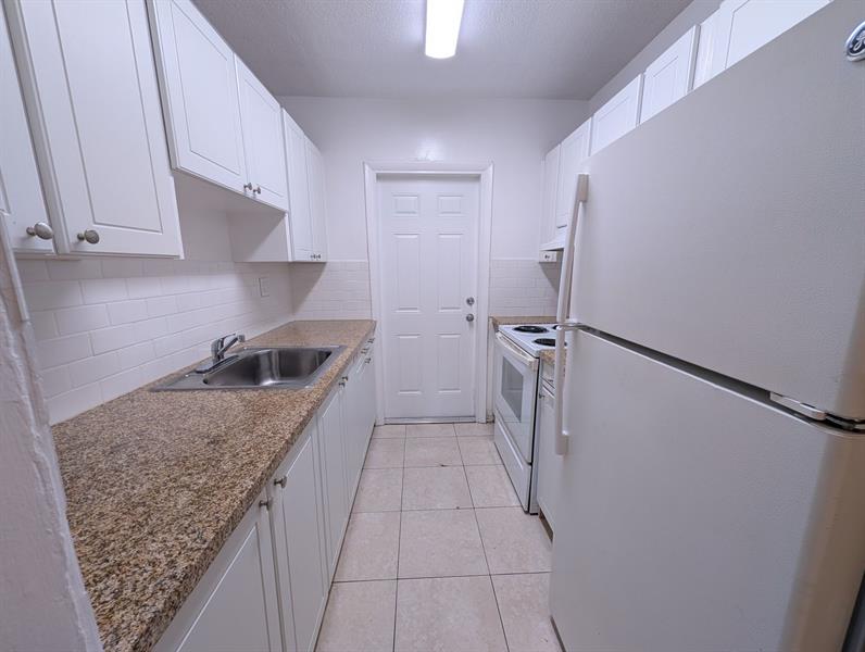 Image 3 of 11 For 481 Sunshine Dr  C1