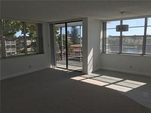 Image 5 of 19 For 2761 Taft St  409