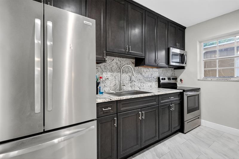 Image 17 of 28 For 40 68th St  