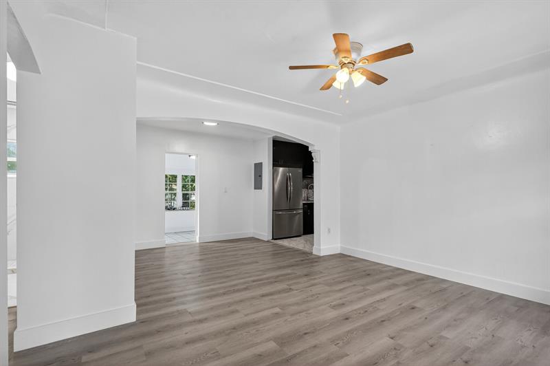 Image 21 of 28 For 40 68th St  