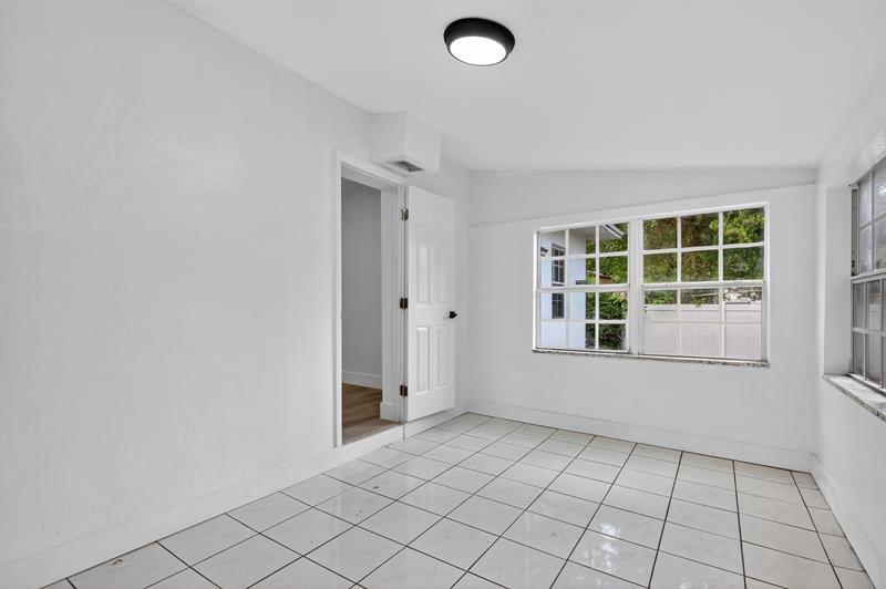 Image 23 of 28 For 40 68th St  