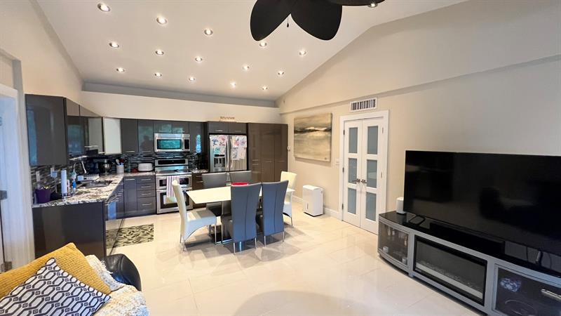Image 2 of 22 For 831 Lyons Rd  23201