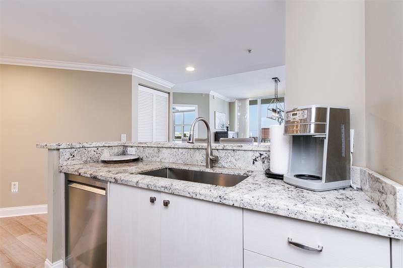 Image 14 of 36 For 191 Ocean Dr  513