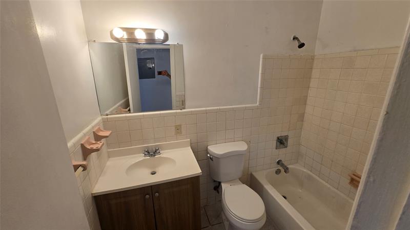 Image 5 of 9 For 2501 Pierce St  1