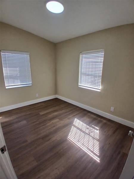 Image 6 of 15 For 18020 5th Ave