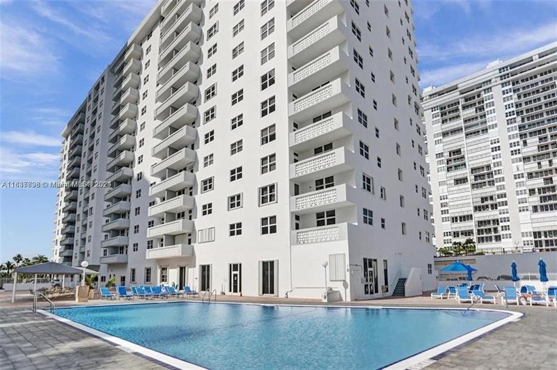 Image 4 of 12 For 4250 Galt Ocean Dr  2s