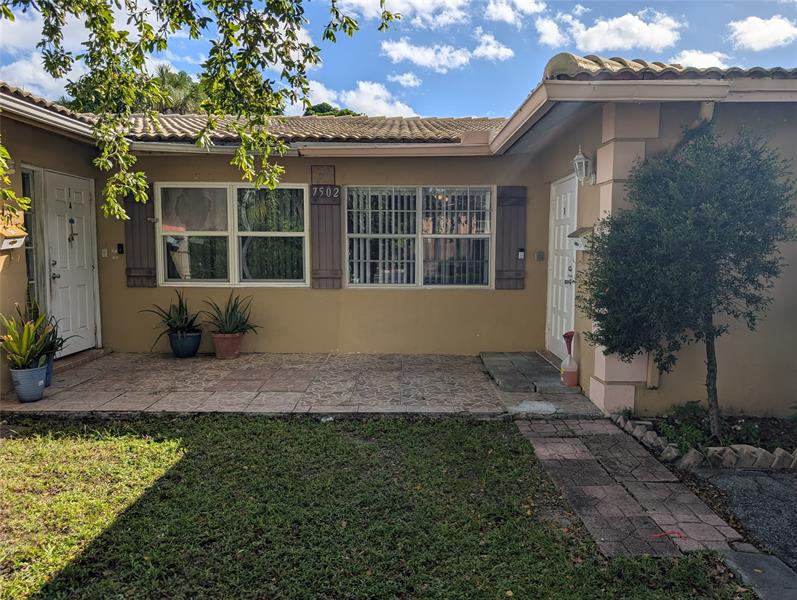 Image 3 of 15 For 7502 44th Ct  B