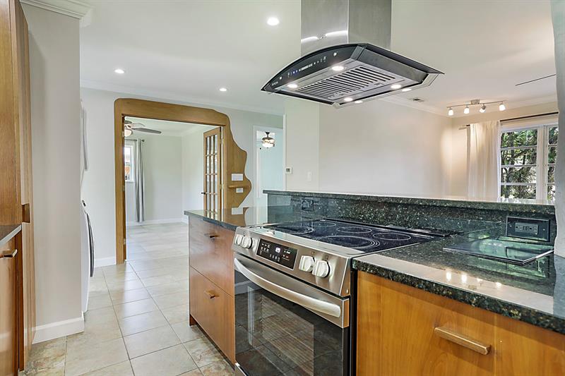 Image 12 of 47 For 6139 22nd St