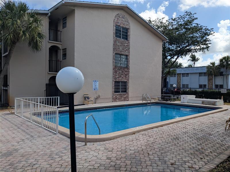 Image 6 of 18 For 3351 85 Ave  315