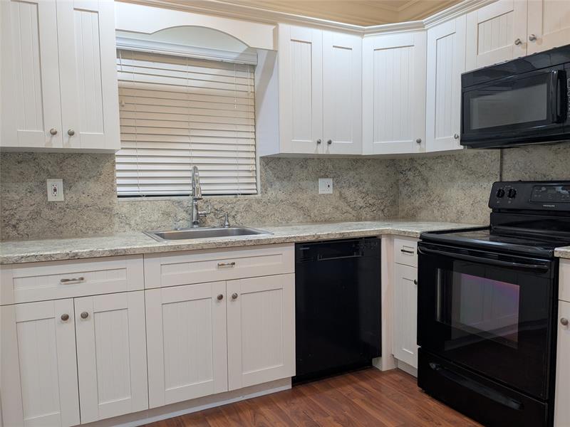 Image 8 of 18 For 3351 85 Ave  315