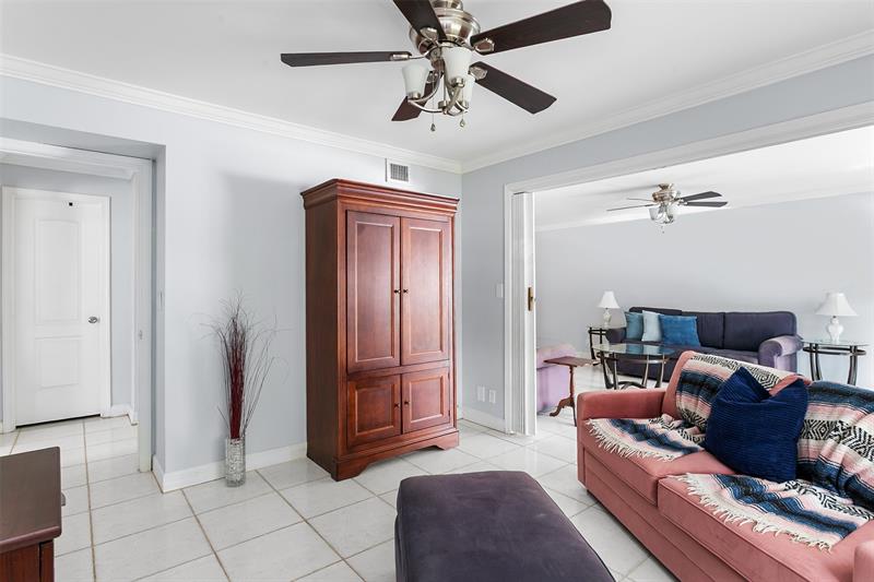 Image 11 of 34 For 6399 Bay Club Dr  1