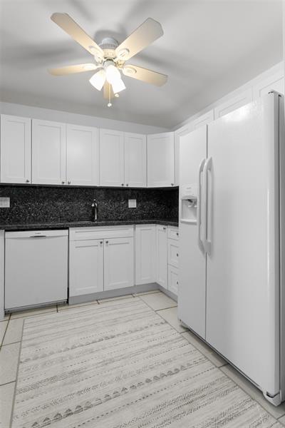 Image 23 of 34 For 6399 Bay Club Dr  1