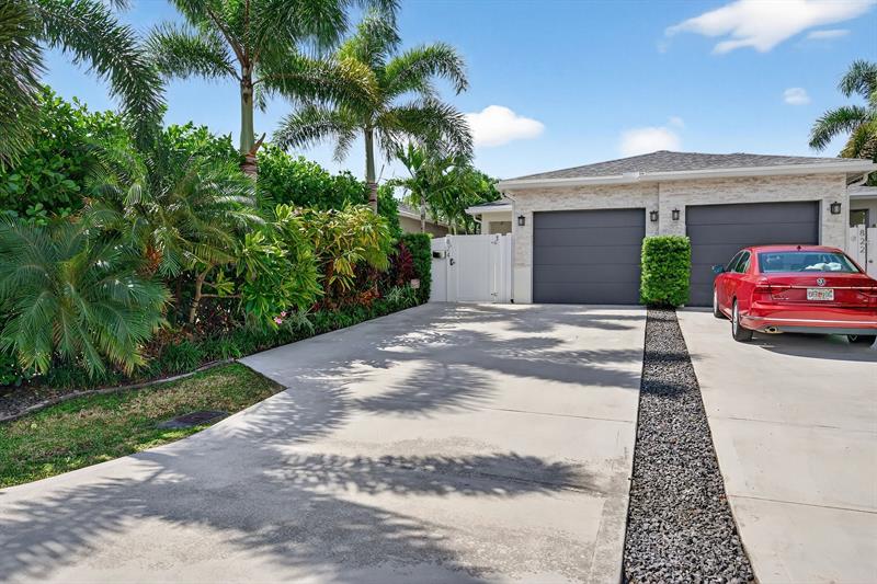 Image 3 of 21 For 824 14th Court