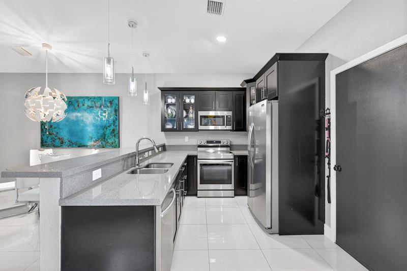 Image 7 of 21 For 824 14th Court