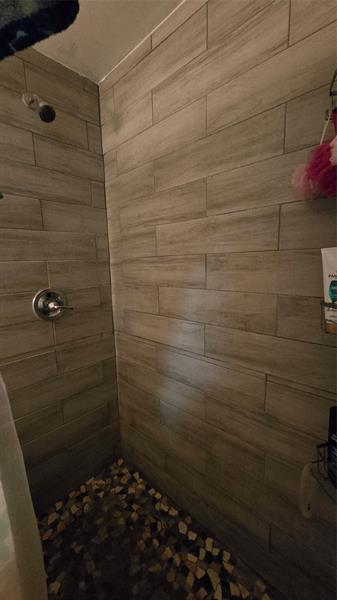 Image 12 of 16 For 4105 Clearview Ter