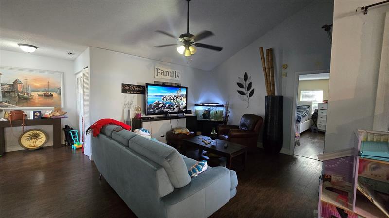 Image 3 of 16 For 4105 Clearview Ter