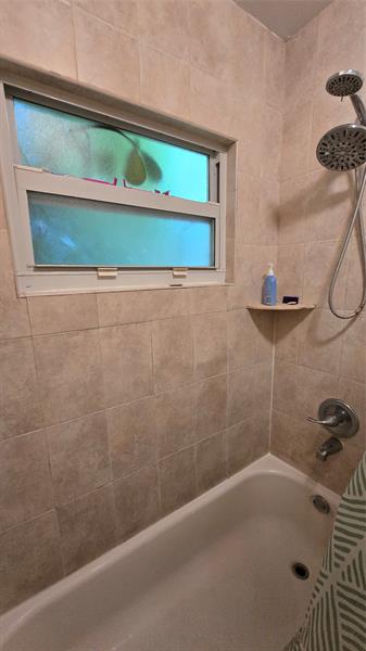 Image 8 of 16 For 4105 Clearview Ter