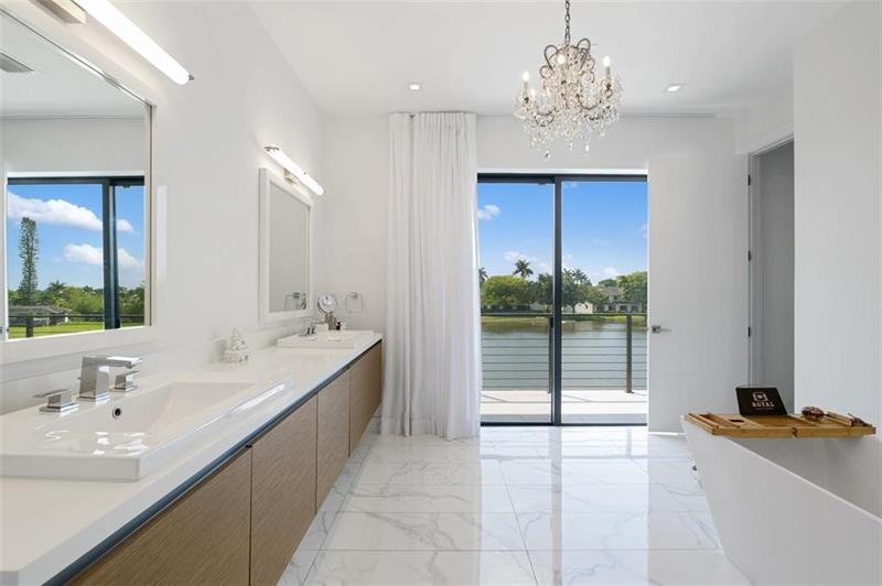 Image 14 of 19 For 16552 Botaniko Dr S