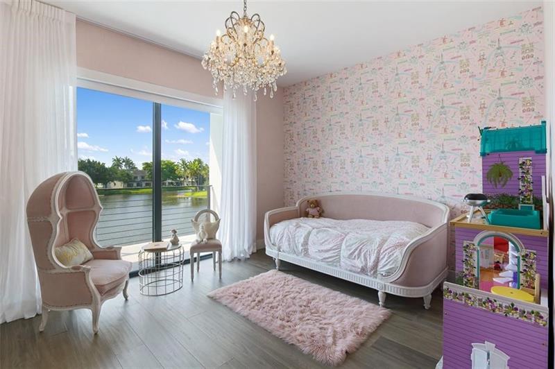 Image 17 of 19 For 16552 Botaniko Dr S