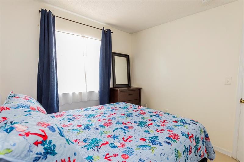 Image 13 of 30 For 18300 143rd Ct