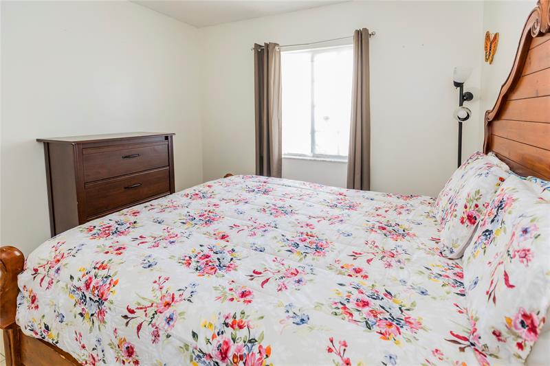 Image 16 of 30 For 18300 143rd Ct