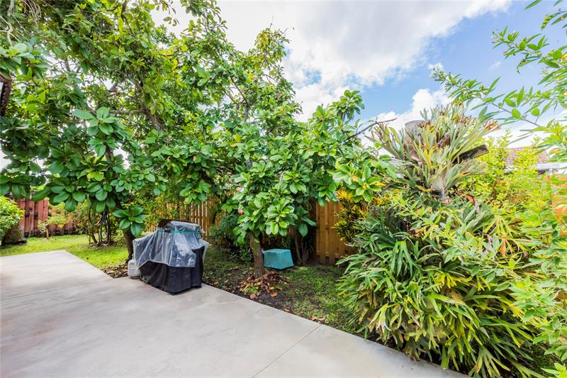 Image 29 of 30 For 18300 143rd Ct