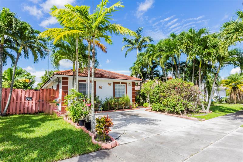 Image 3 of 30 For 18300 143rd Ct