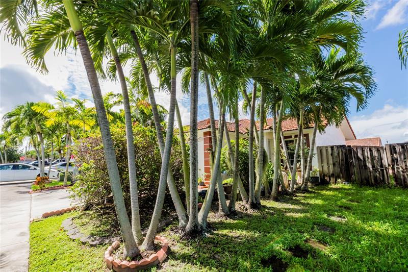 Image 4 of 30 For 18300 143rd Ct