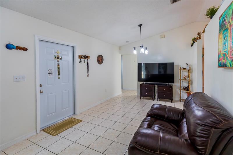 Image 5 of 30 For 18300 143rd Ct