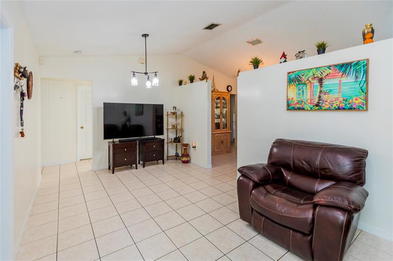 Image 6 of 30 For 18300 143rd Ct