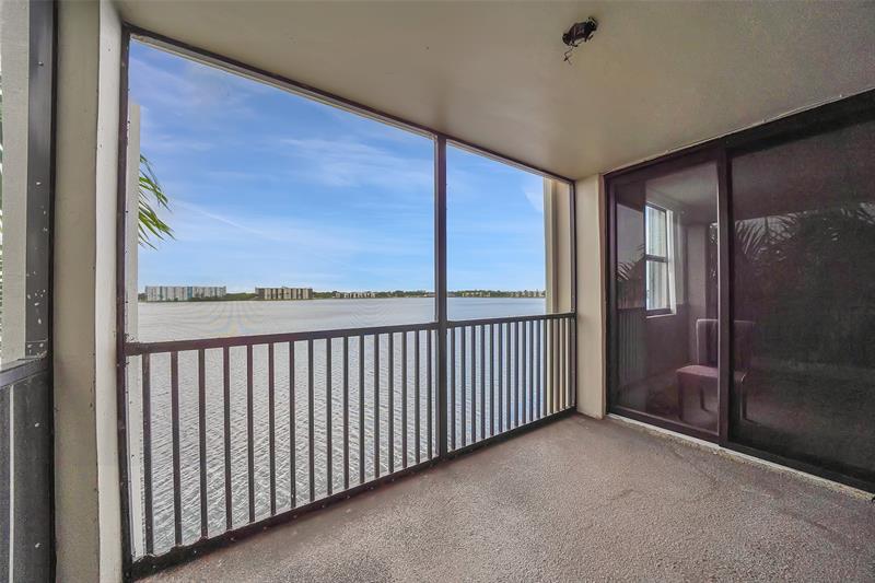 Image 13 of 28 For 116 Lake Emerald Dr  401