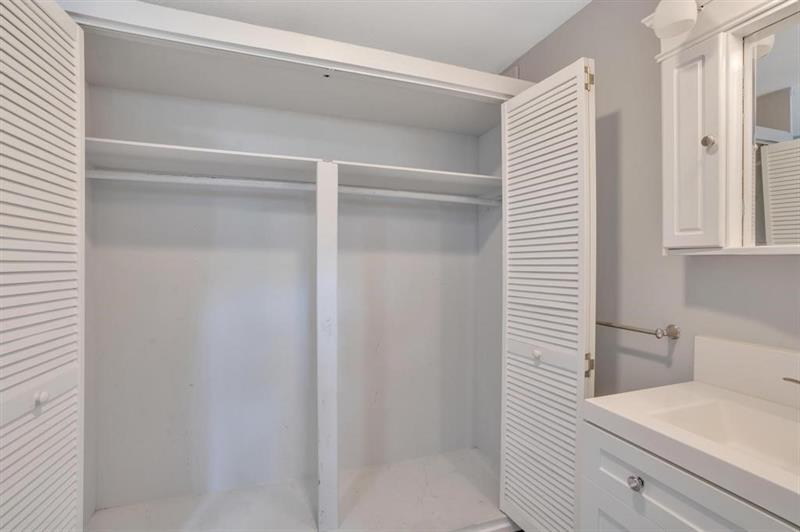 Image 4 of 15 For 4228 Ocean Blvd  14