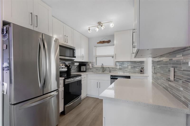 Image 4 of 34 For 1501 15th Ct  303