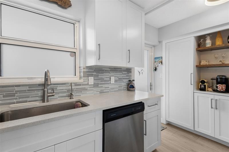 Image 6 of 34 For 1501 15th Ct  303