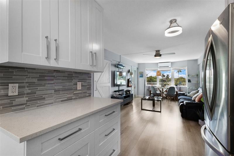 Image 7 of 34 For 1501 15th Ct  303