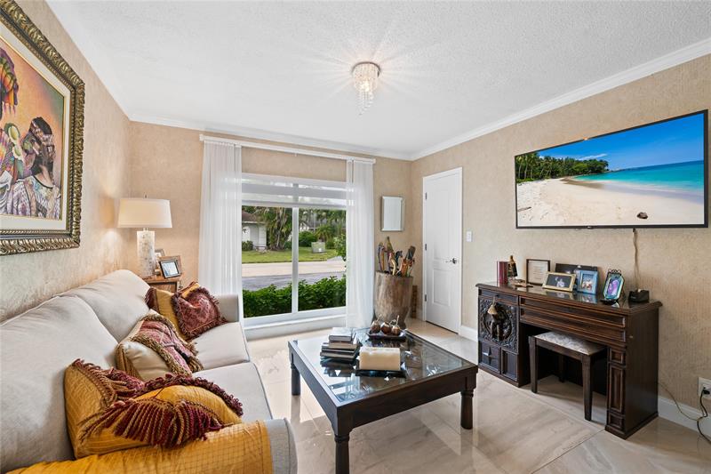 Image 12 of 30 For 4906 Travelers Palm Ln